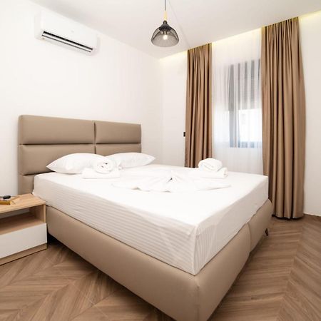 Akar Hotel Ulcinj Buitenkant foto